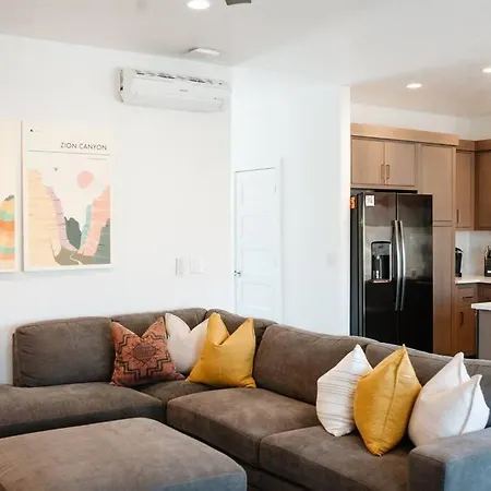 Zen Trail Retreat - New 5 Bedroom Luxury Condo